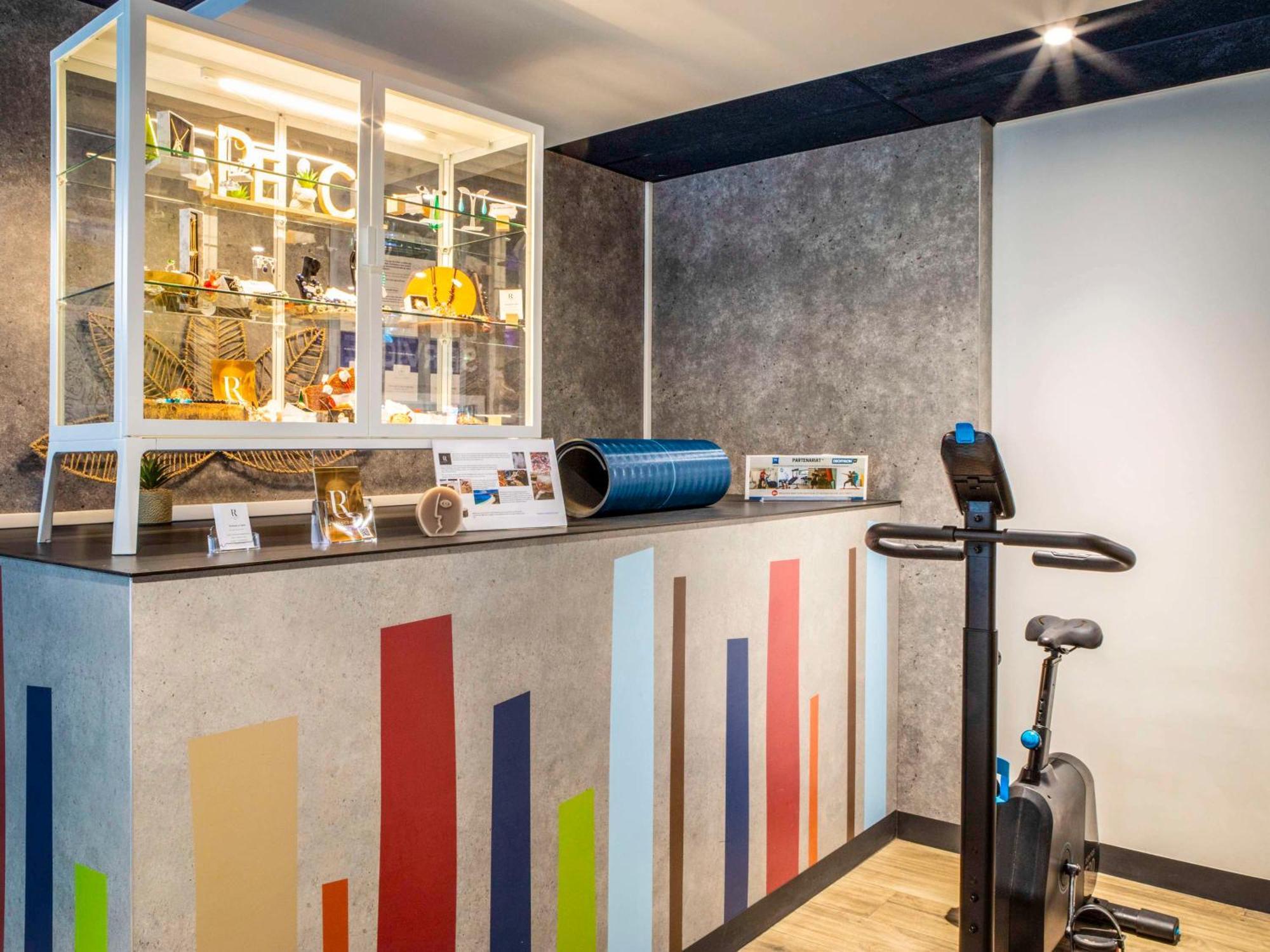 Ibis Budget Paris Clichy Mairie Екстер'єр фото