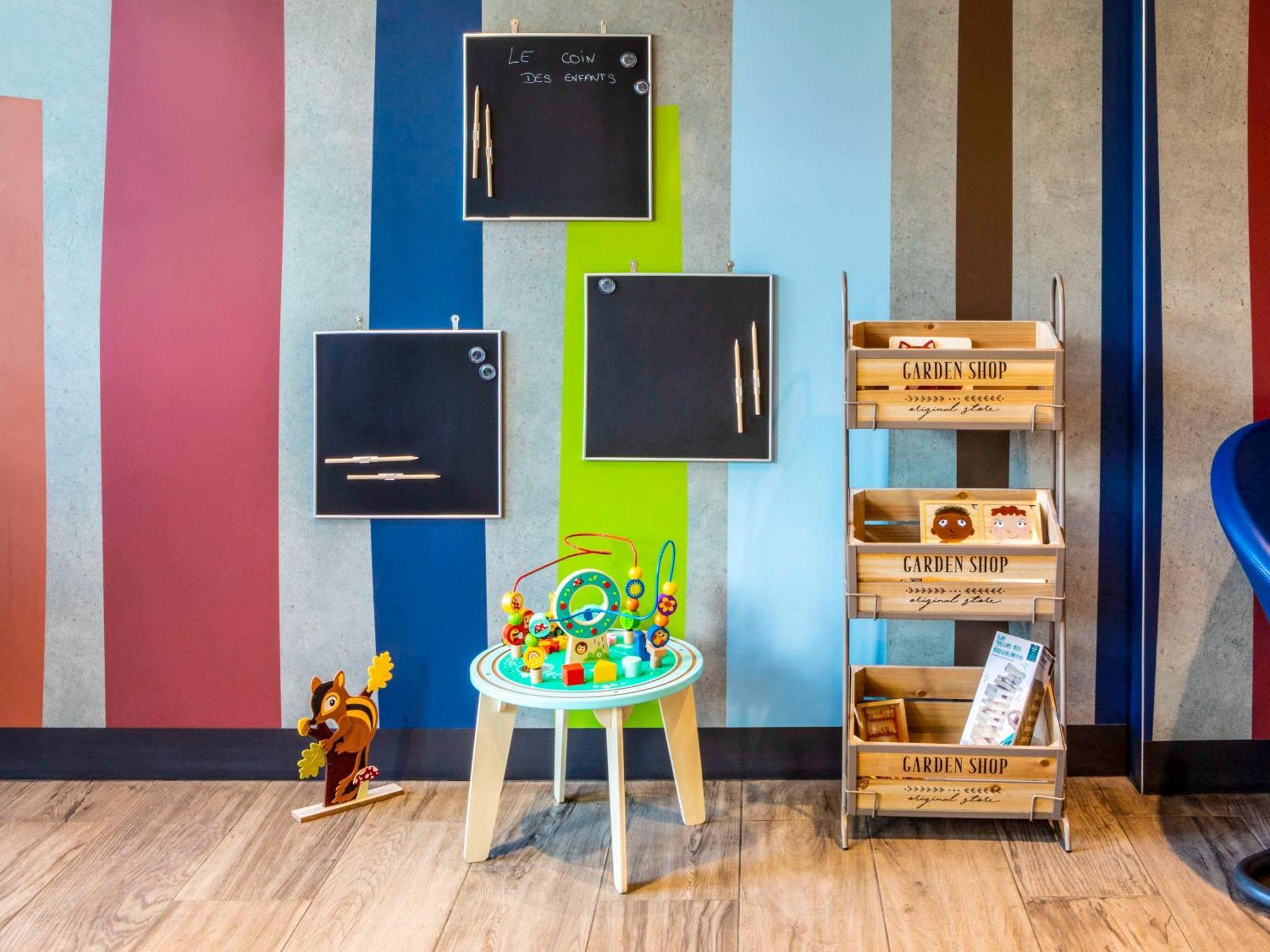 Ibis Budget Paris Clichy Mairie Екстер'єр фото