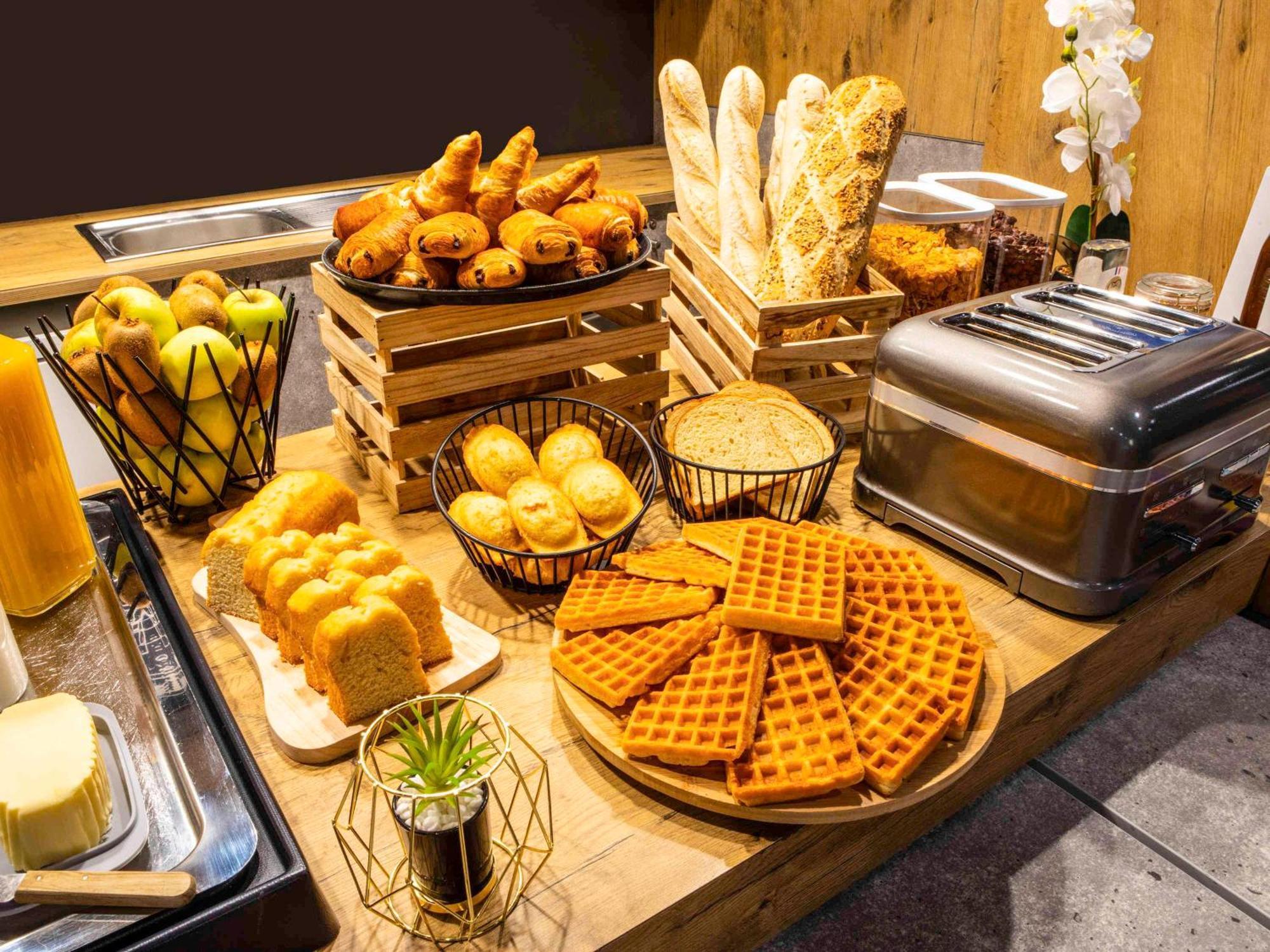 Ibis Budget Paris Clichy Mairie Екстер'єр фото