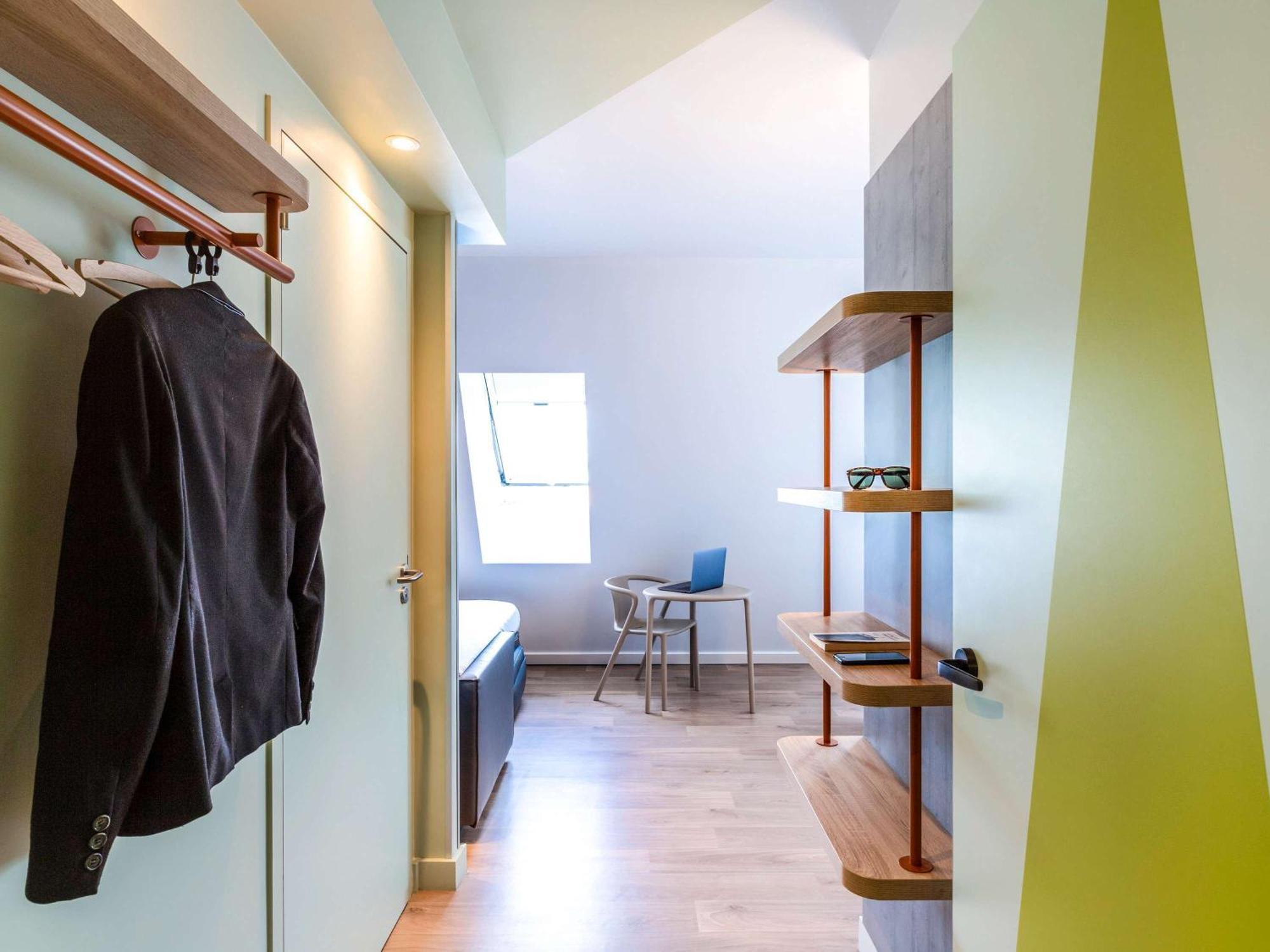 Ibis Budget Paris Clichy Mairie Екстер'єр фото