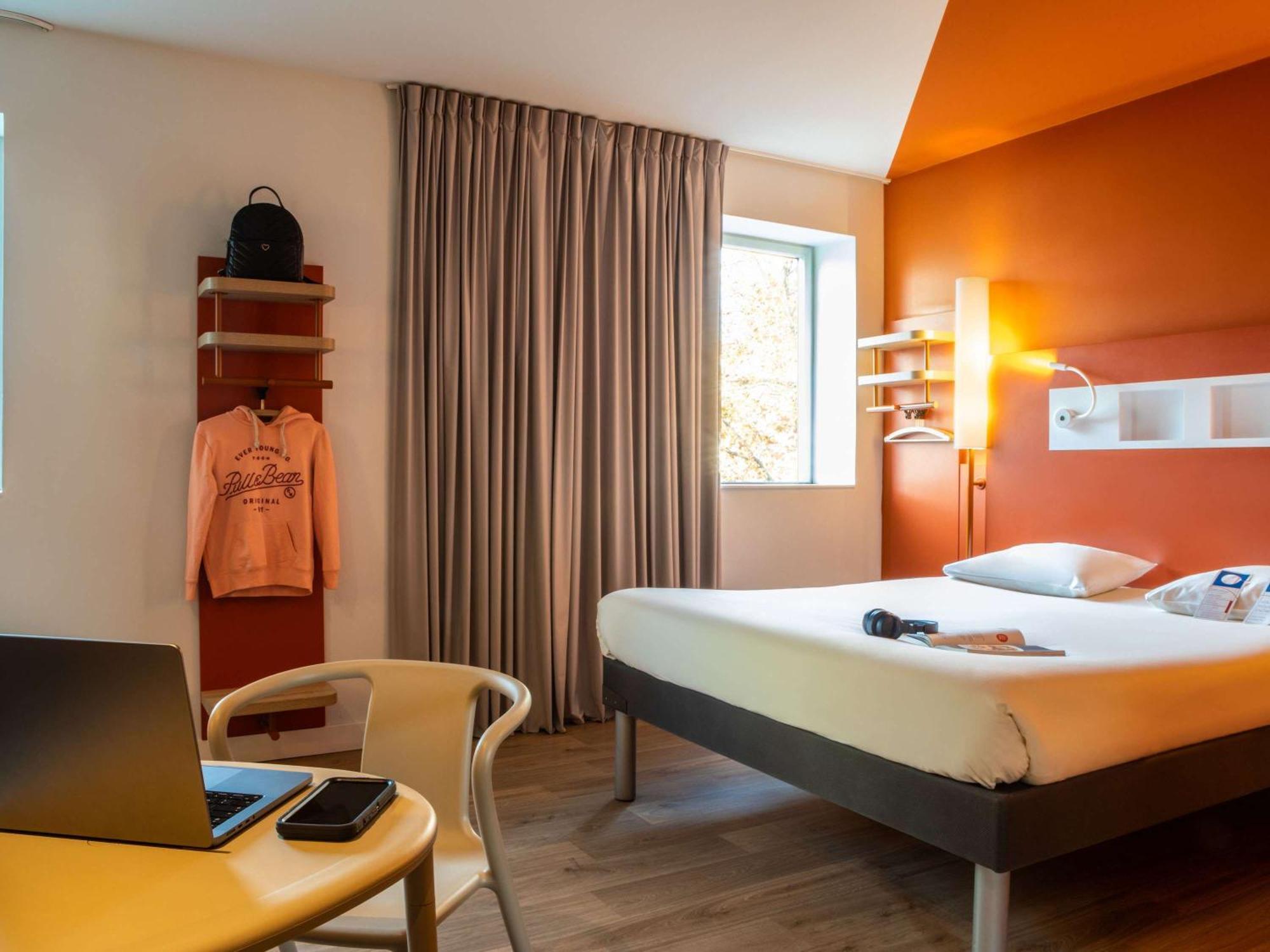 Ibis Budget Paris Clichy Mairie Екстер'єр фото
